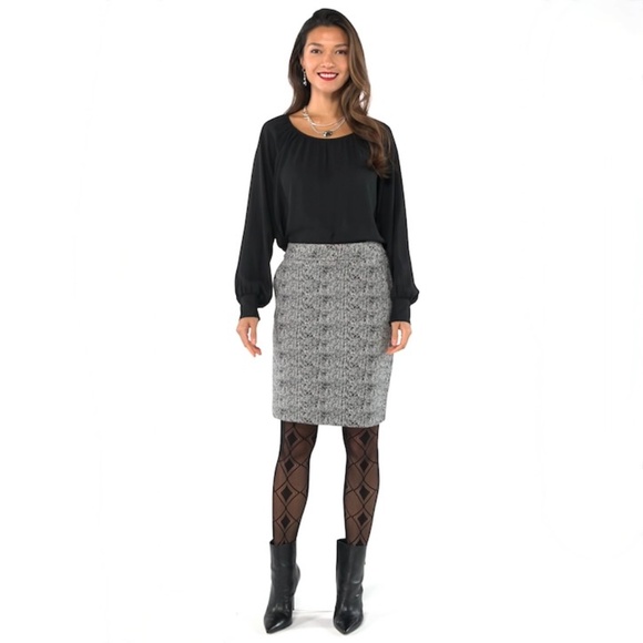 ✨NWOT✨ CAbi Agent Skirt - Sz 4 - Picture 2 of 10